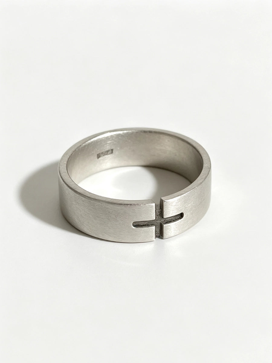 Minimalist Cross Ring
