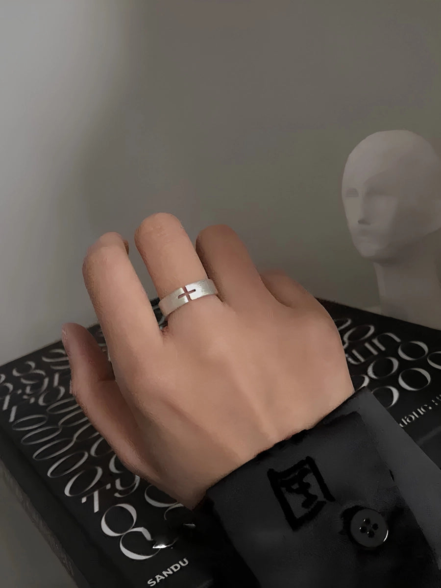 Minimalist Cross Ring