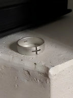 Minimalist Cross Ring